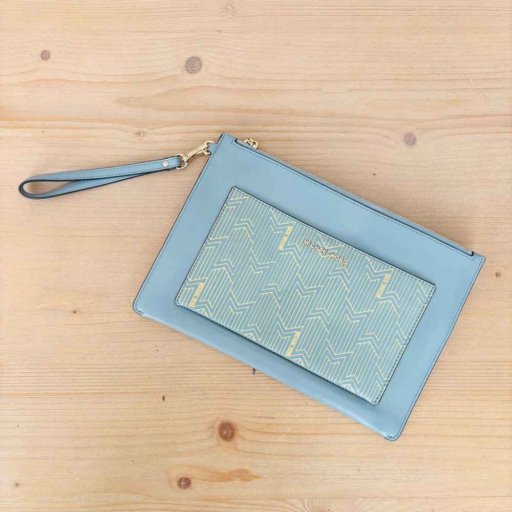 Michael Kors Large Pocket Zip Pouch Powder Blue $158 Retail Like New Zipper Gold